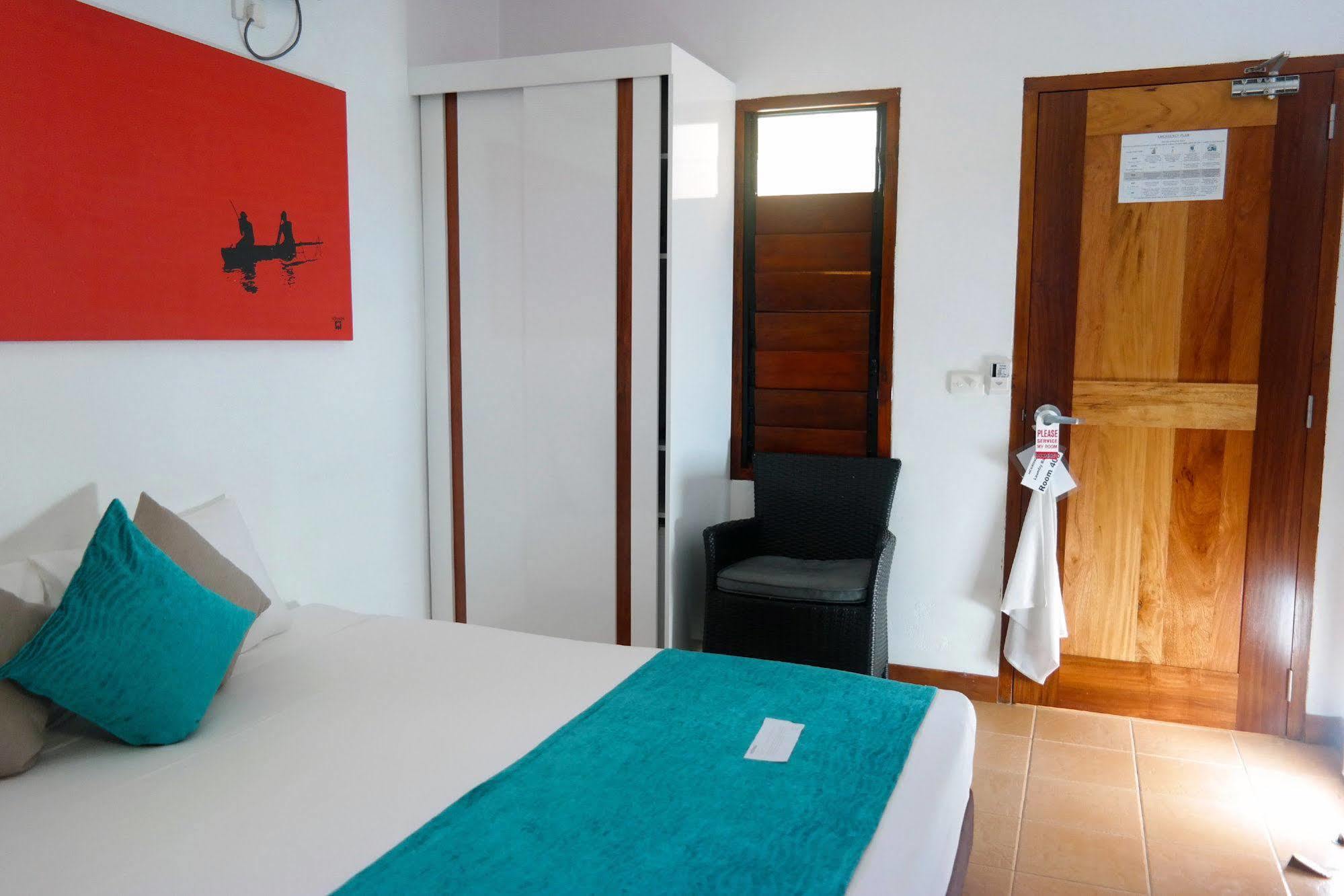 Moorings Hotel Port Vila Exterior photo