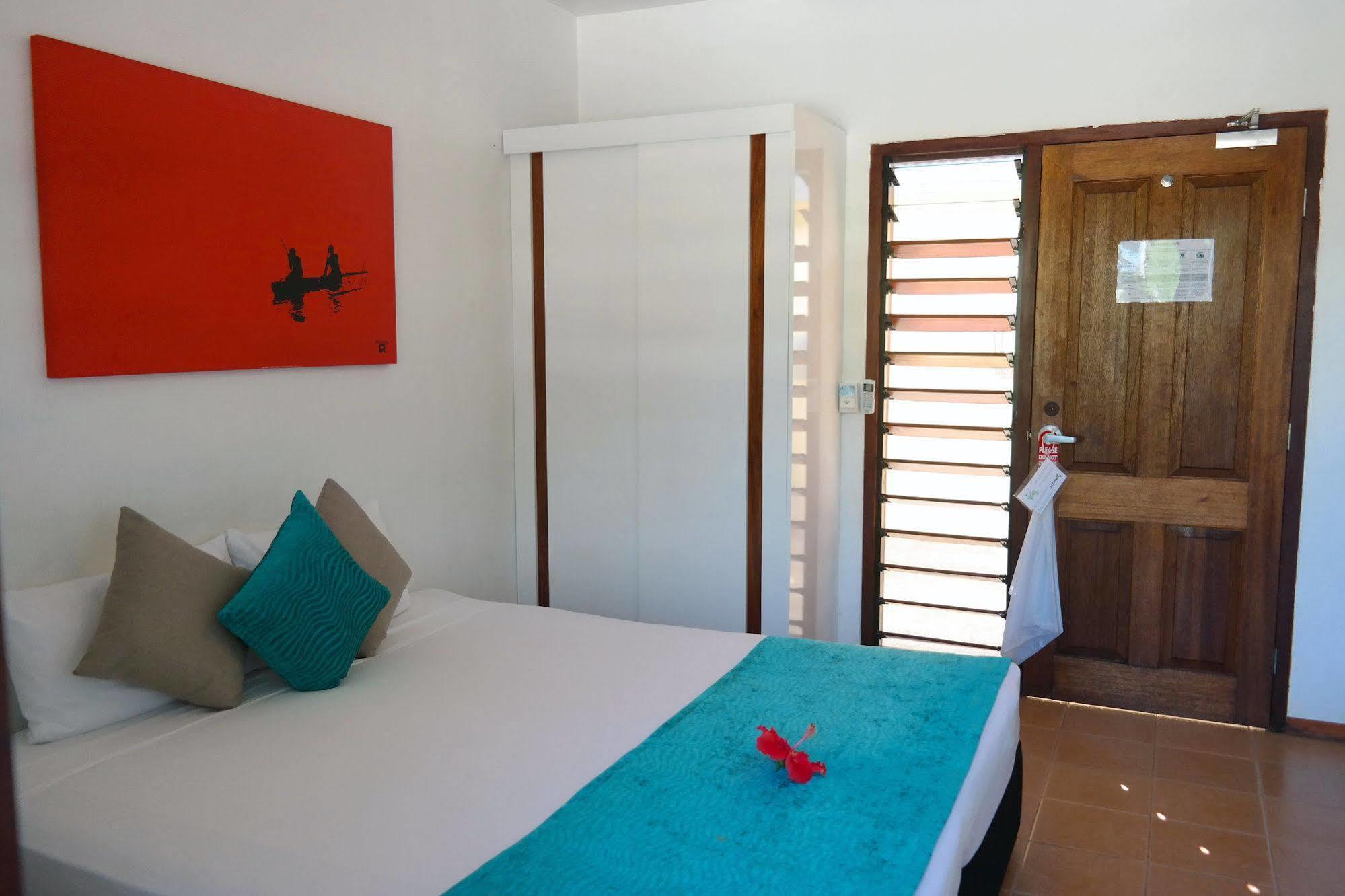 Moorings Hotel Port Vila Exterior photo
